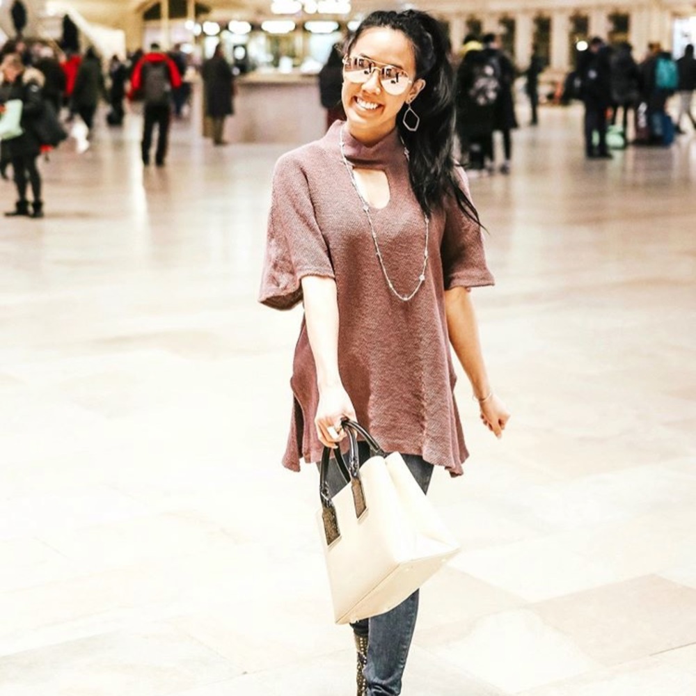 Keyhole sweater short sleeve top